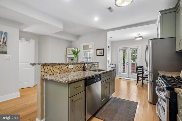 911 L ST NE, Washington, DC 20002