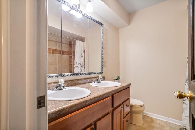 2970 S 104th STREET, West Allis, WI 53227