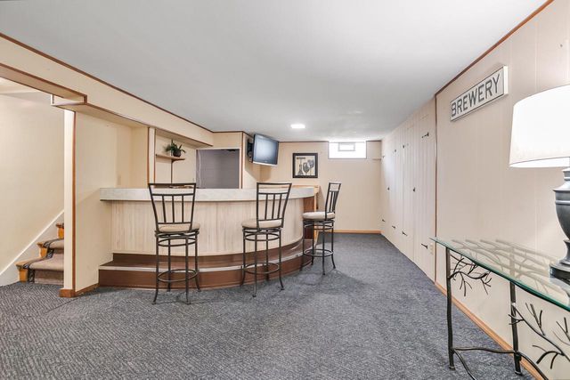 2970 S 104th STREET, West Allis, WI 53227