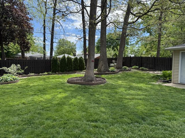 2970 S 104th STREET, West Allis, WI 53227