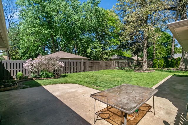 2970 S 104th STREET, West Allis, WI 53227