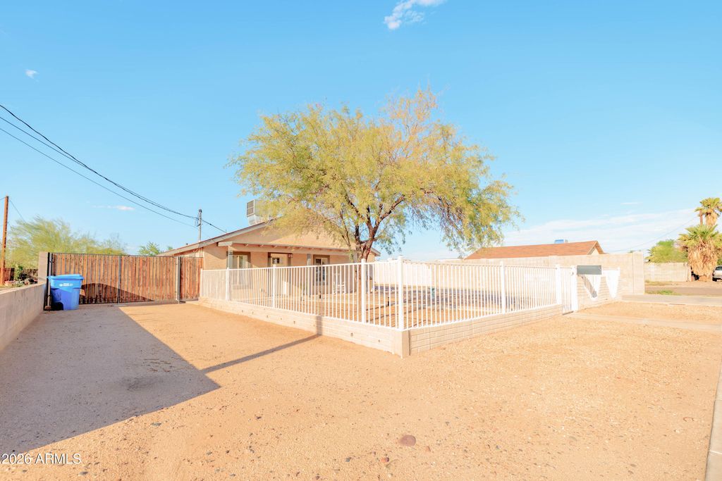 3024 W YUMA Street, Phoenix, AZ 85009 — photo 2