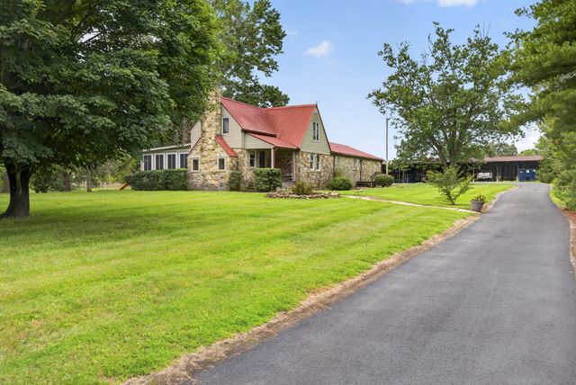 1705 Open Range Rd, Crossville, TN 38555