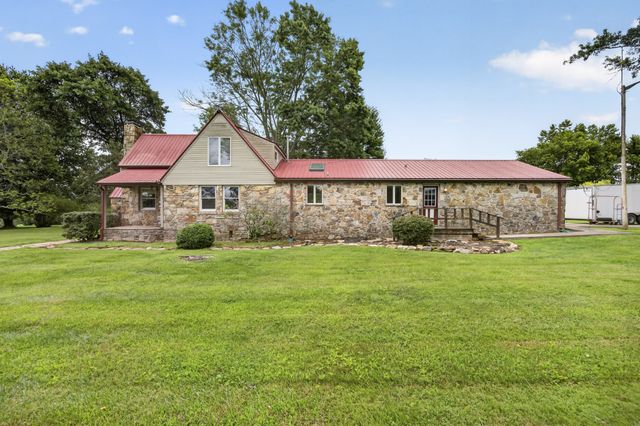 1705 Open Range Rd, Crossville, TN 38555