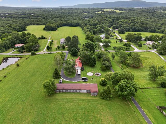 1705 Open Range Rd, Crossville, TN 38555