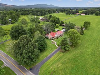 1705 Open Range Rd, Crossville, TN 38555