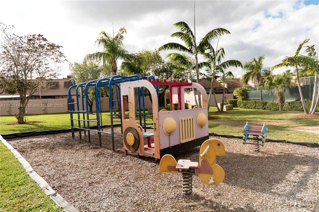 1239 NW 122nd Ter, Pembroke Pines, FL 33026