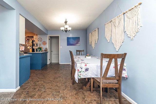 2617 Edgebrook Drive, Lansing, MI 48906