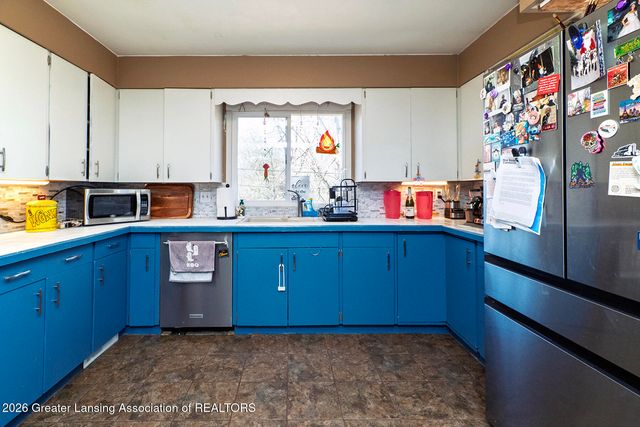 2617 Edgebrook Drive, Lansing, MI 48906