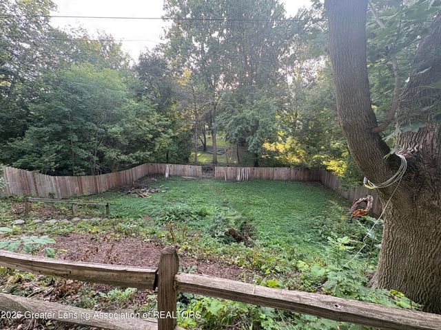 2617 Edgebrook Drive, Lansing, MI 48906