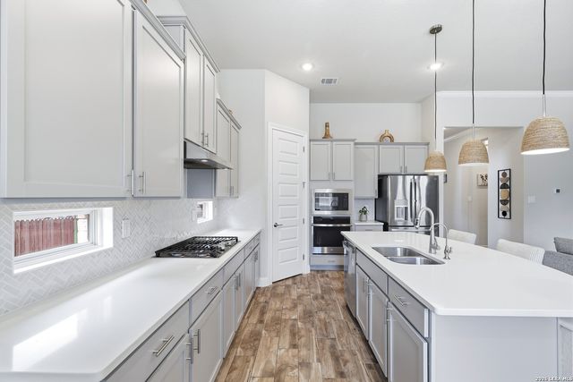 12452 Upton Park, San Antonio, TX 78253