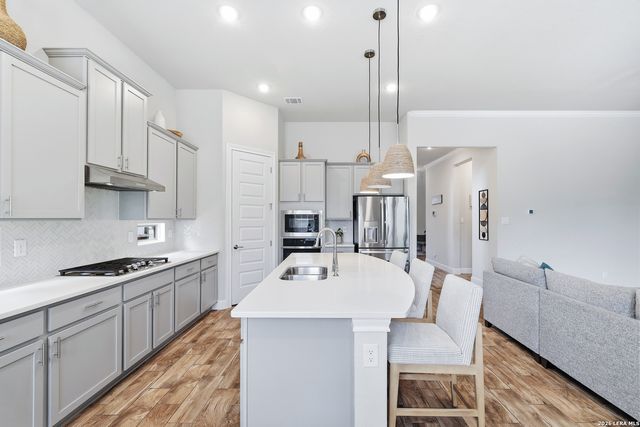 12452 Upton Park, San Antonio, TX 78253