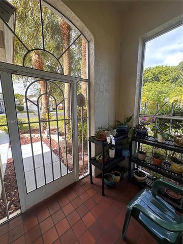 4852 NW 19th St, Coconut Creek, FL 33063