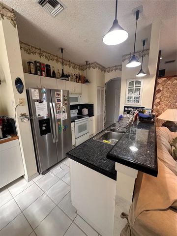 4852 NW 19th St, Coconut Creek, FL 33063