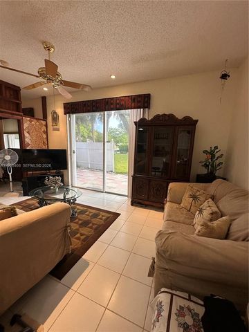 4852 NW 19th St, Coconut Creek, FL 33063