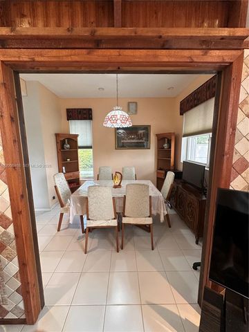 4852 NW 19th St, Coconut Creek, FL 33063