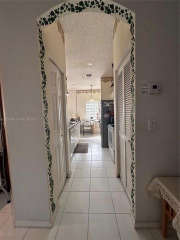 4852 NW 19th St, Coconut Creek, FL 33063