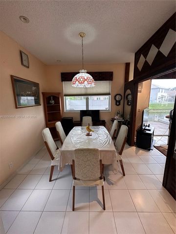 4852 NW 19th St, Coconut Creek, FL 33063