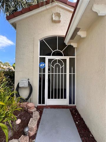 4852 NW 19th St, Coconut Creek, FL 33063