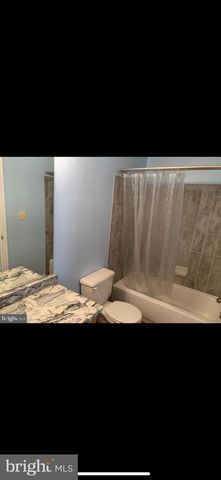 2564 LOGAN WOOD DR, Herndon, VA 20171