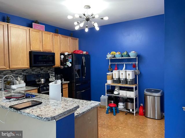 2564 LOGAN WOOD DR, Herndon, VA 20171