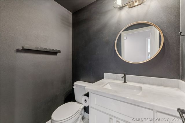 10556 Cross Oaks Drive, Skiatook, OK 74070