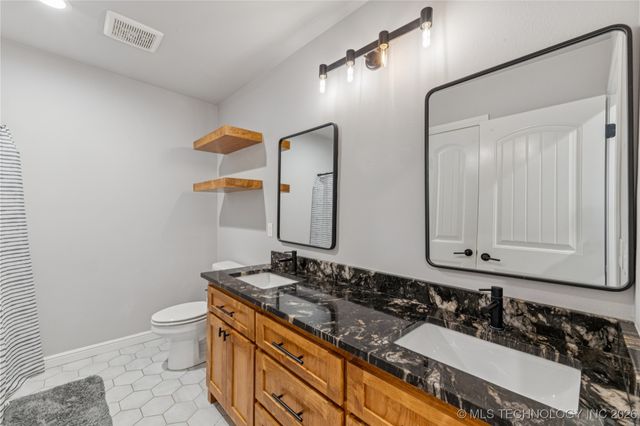 10556 Cross Oaks Drive, Skiatook, OK 74070