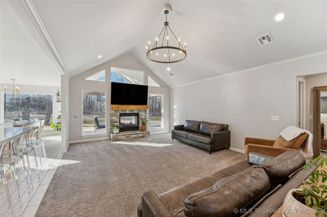 10556 Cross Oaks Drive, Skiatook, OK 74070