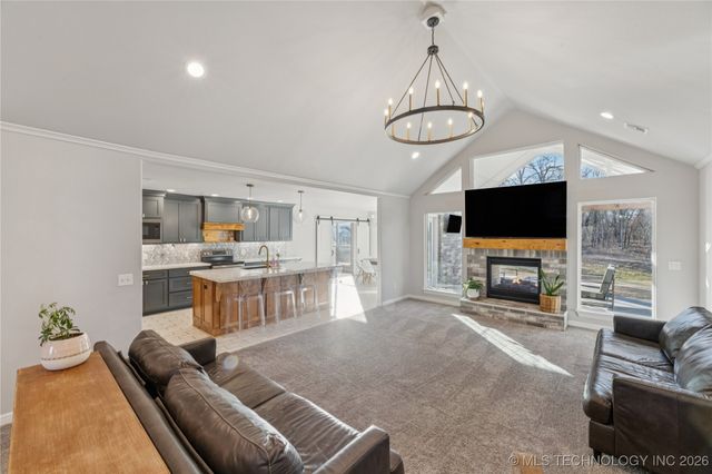 10556 Cross Oaks Drive, Skiatook, OK 74070