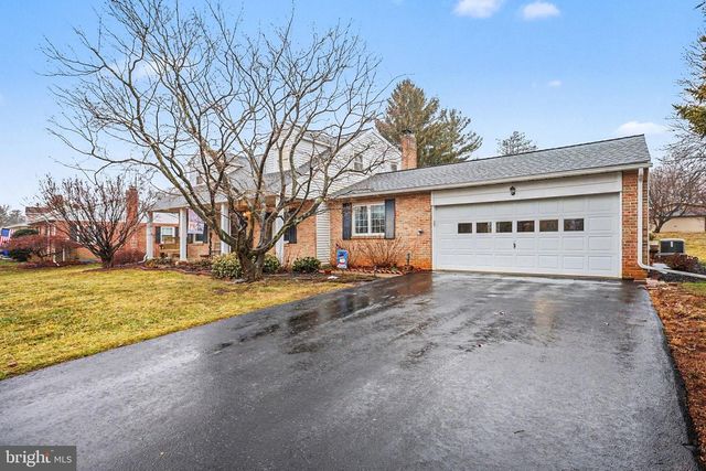 1 HANCOCK CT, New Freedom, PA 17349