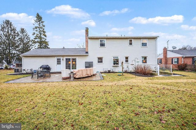 1 HANCOCK CT, New Freedom, PA 17349