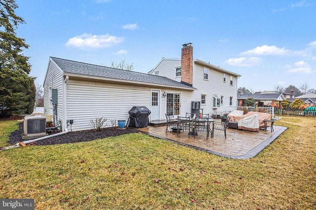 1 HANCOCK CT, New Freedom, PA 17349