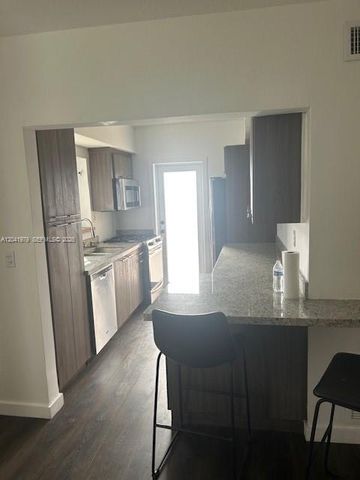 1785 Calais Drive 5, Miami Beach, FL 33141