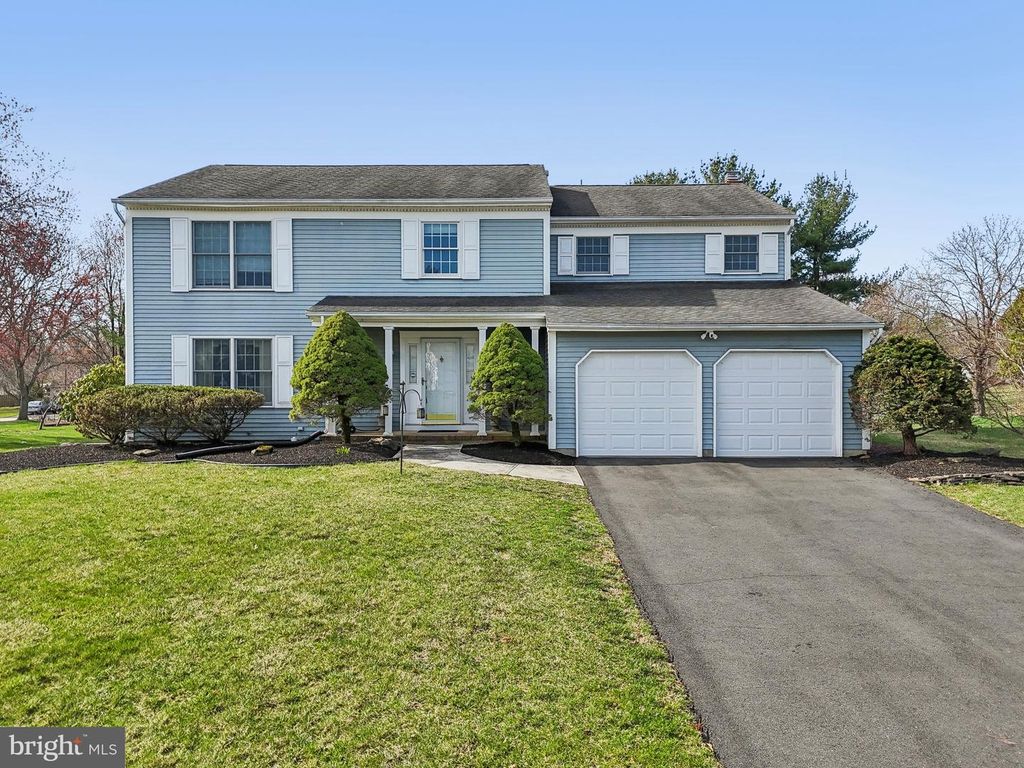 12 TITUS LN, Plainsboro, NJ 08536