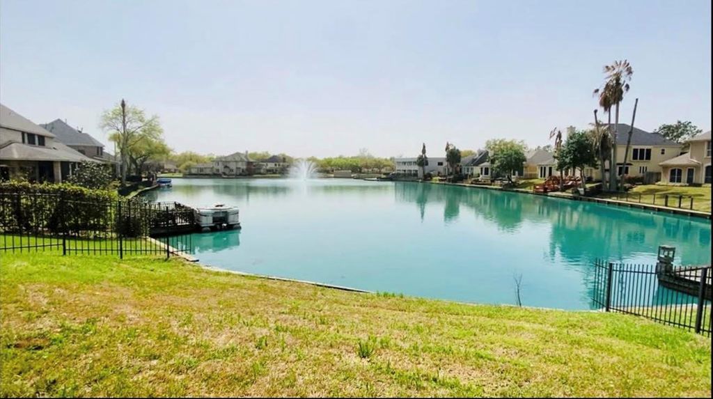 2823 Plantation Lakes Drive, Missouri City, TX 77459