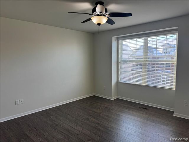 28024 Hopkins Drive, Novi, MI 48377