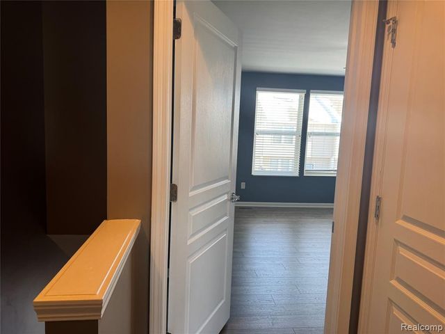 28024 Hopkins Drive, Novi, MI 48377