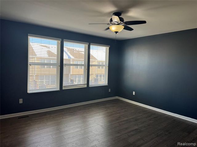 28024 Hopkins Drive, Novi, MI 48377