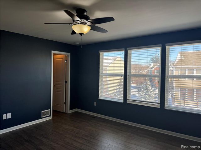 28024 Hopkins Drive, Novi, MI 48377