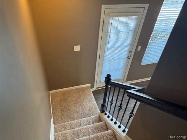 28024 Hopkins Drive, Novi, MI 48377