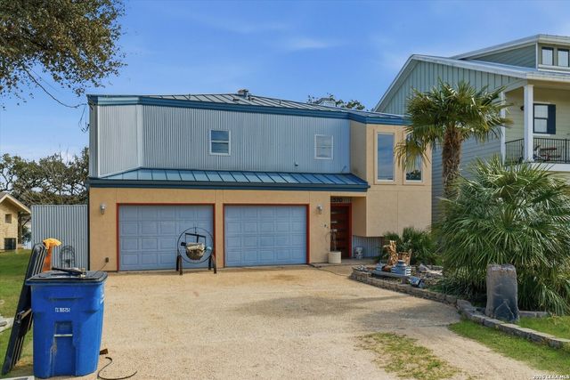 570 Rimrock Pass, Canyon Lake, TX 78133