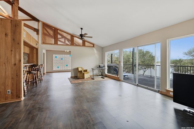 570 Rimrock Pass, Canyon Lake, TX 78133