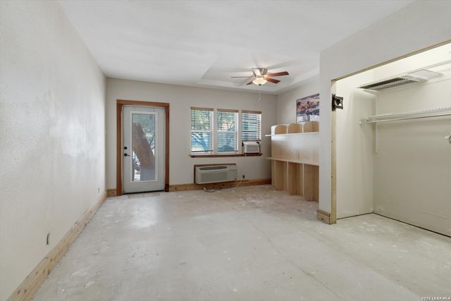 570 Rimrock Pass, Canyon Lake, TX 78133