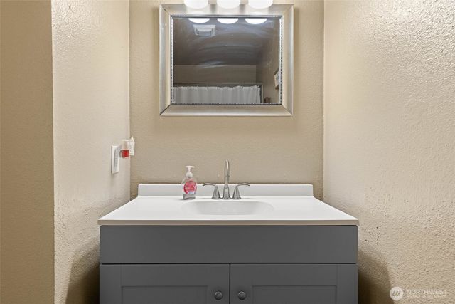 2112 Tina Court SE, Olympia, WA 98513