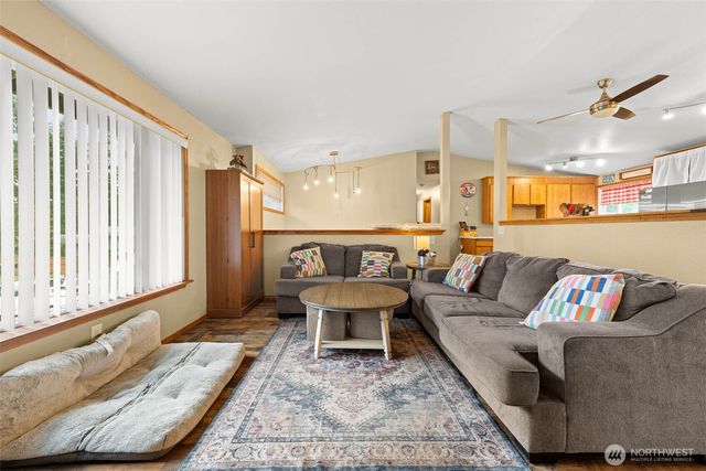 2112 Tina Court SE, Olympia, WA 98513