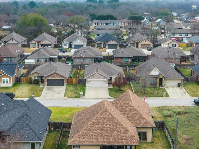 1006 Meadow Wood, Caldwell, TX 77836