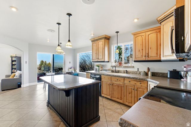 75 S HILLSIDE DR, Elk Ridge, UT 84651