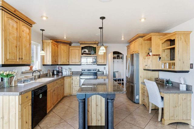 75 S HILLSIDE DR, Elk Ridge, UT 84651