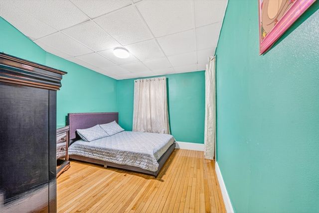 39 Derby St, Somerville, MA 02145