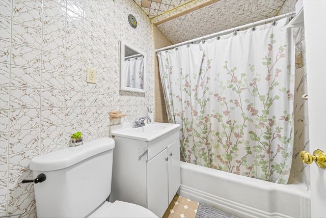 39 Derby St, Somerville, MA 02145